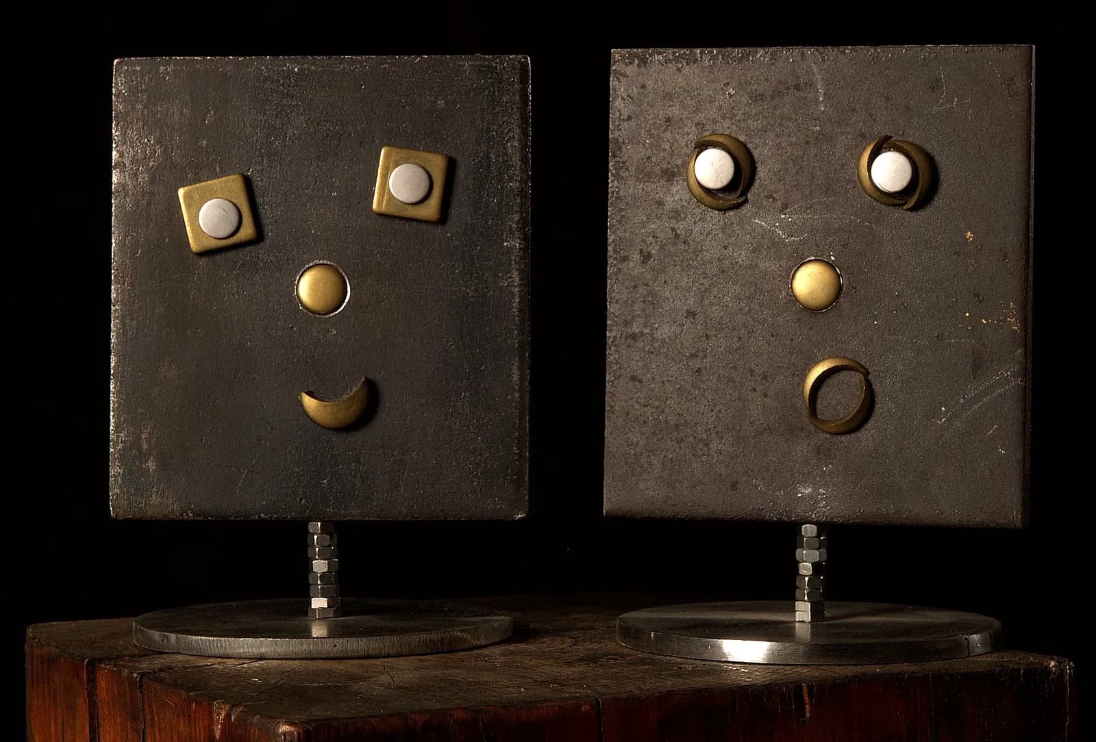 Masques 2 petits robots